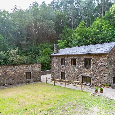 Semesterbostad Casas Del Molino - Muinos Do Mainzoso Paderne (A Coruna)